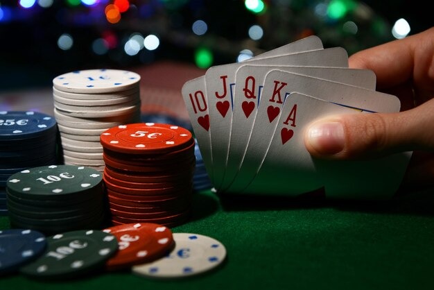 Live baccarat table with professional dealer at servertogel login